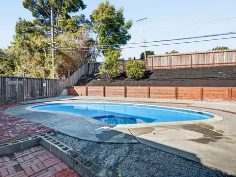 Exterior - 1014 Henry Ct, Vallejo, CA 94591 photo 1 of 10