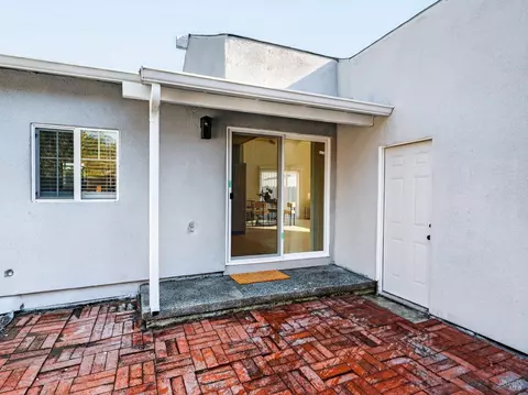 Exterior - 1014 Henry Ct, Vallejo, CA 94591 photo 2 of 10