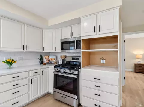 Kitchen - 1014 Henry Ct, Vallejo, CA 94591 photo 6 of 6
