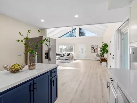 Entry Way - 1014 Henry Ct, Vallejo, CA 94591 photo 2 of 2