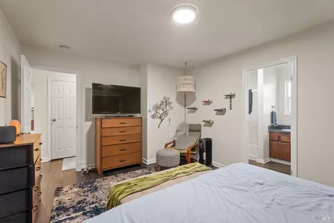 Bedroom - 2021 Peacock Dr, Willits, CA 95490 photo 2 of 5