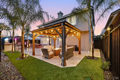 Exterior - 1366 Birdie Dr, Windsor, CA 95492 photo 15 of 23