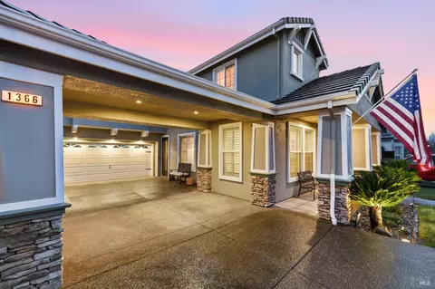 Exterior - 1366 Birdie Dr, Windsor, CA 95492 photo 9 of 23