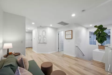 Entry Way - 1366 Birdie Dr, Windsor, CA 95492 photo 4 of 6
