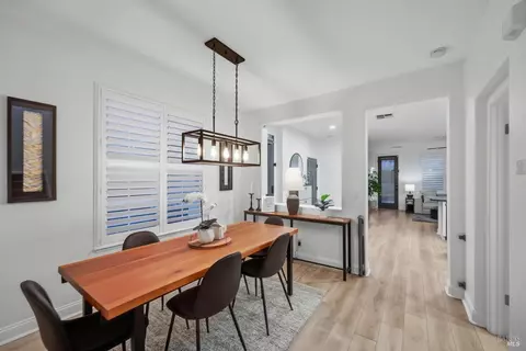 Dining - 1366 Birdie Dr, Windsor, CA 95492 photo 1 of 4