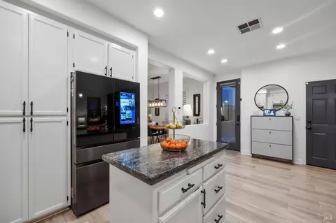 Kitchen - 1366 Birdie Dr, Windsor, CA 95492 photo 5 of 6