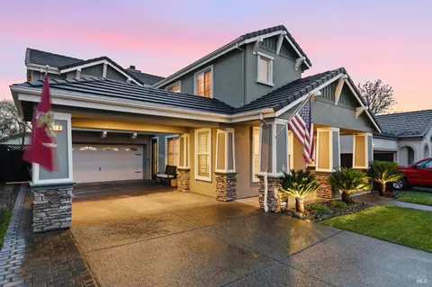 1366 Birdie Dr, Windsor, CA 95492