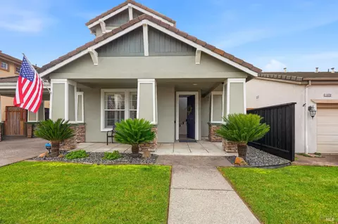 Exterior - 1366 Birdie Dr, Windsor, CA 95492 photo 5 of 23