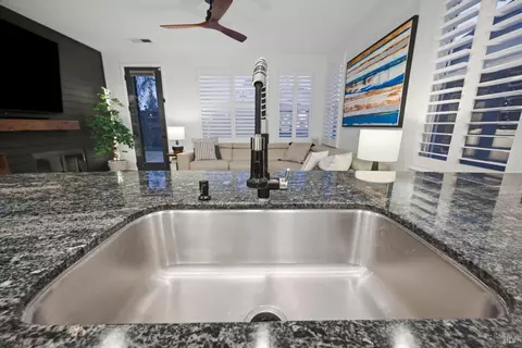 Kitchen - 1366 Birdie Dr, Windsor, CA 95492 photo 6 of 6