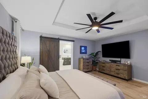 Bedroom - 1366 Birdie Dr, Windsor, CA 95492 photo 1 of 7
