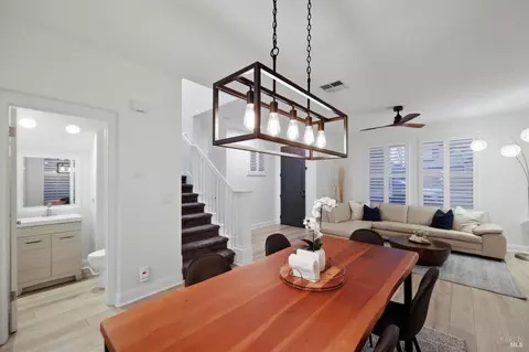 Dining - 1366 Birdie Dr, Windsor, CA 95492 photo 3 of 4