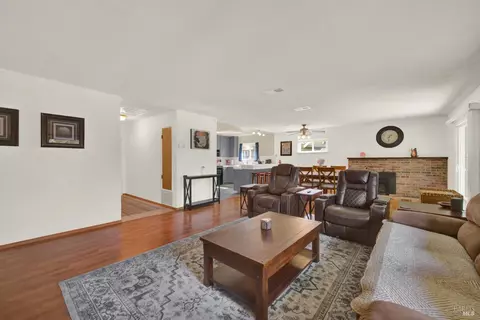 307 Trinity Dr, Vacaville, CA 95687 photo 7