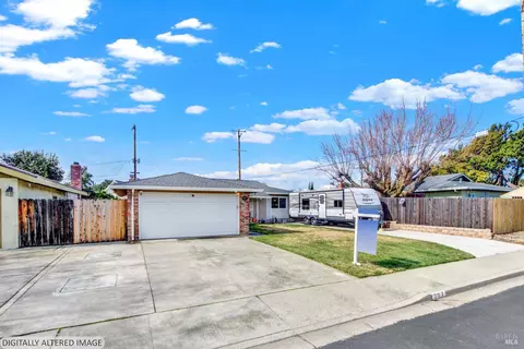 307 Trinity Dr, Vacaville, CA 95687 photo 3