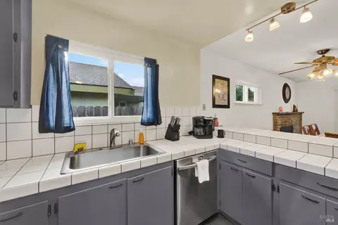 307 Trinity Dr, Vacaville, CA 95687 photo 16