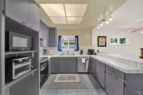 307 Trinity Dr, Vacaville, CA 95687 photo 13