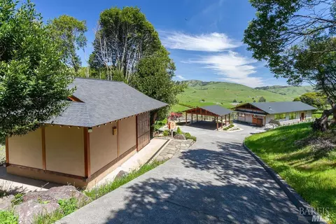Exterior - 333-345 Willow Rd, Nicasio, CA 94946 photo 4 of 11