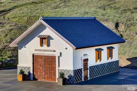 Exterior - 333-345 Willow Rd, Nicasio, CA 94946 photo 10 of 11