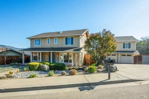 313 Sunrise Dr, Cloverdale, CA 95425