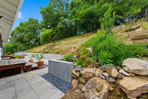 1289 Calle Del Arroyo, Sonoma, CA 95476