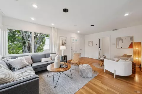 Living - 247 Chapman Dr, Corte Madera, CA 94925 photo 4 of 4