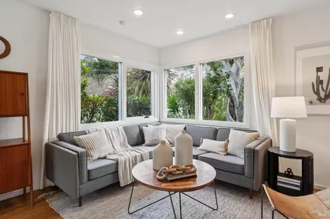 Living - 247 Chapman Dr, Corte Madera, CA 94925 photo 3 of 4