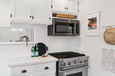Kitchen - 247 Chapman Dr, Corte Madera, CA 94925 photo 3 of 4