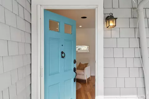 Entry Way - 247 Chapman Dr, Corte Madera, CA 94925 photo 1 of 2