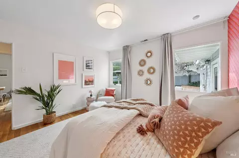 Bedroom - 247 Chapman Dr, Corte Madera, CA 94925 photo 6 of 6
