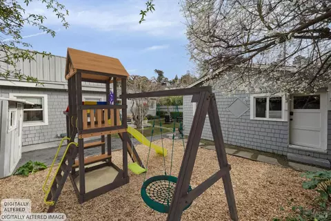 Exterior - 247 Chapman Dr, Corte Madera, CA 94925 photo 8 of 9
