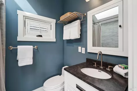 Bath - 247 Chapman Dr, Corte Madera, CA 94925 photo 2 of 3