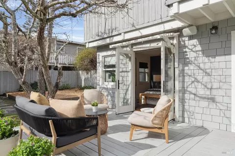 Exterior - 247 Chapman Dr, Corte Madera, CA 94925 photo 6 of 9
