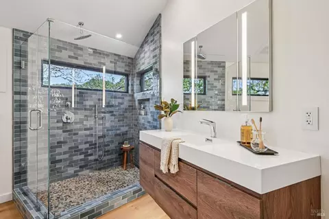 Bath - 1160 Dance Dr, Sonoma, CA 95476 photo 2 of 4