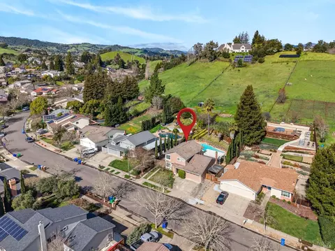 1034 Stonebridge Dr, Napa, CA 94558 photo 3