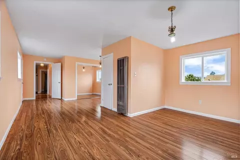 Living - 706 Porter St, Vallejo, CA 94590 photo 3 of 3