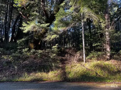 24419 Cypress Dr, Willits, CA 95490