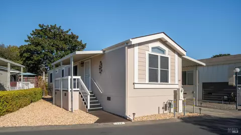 114 Redwing Dr, Santa Rosa, CA 95409