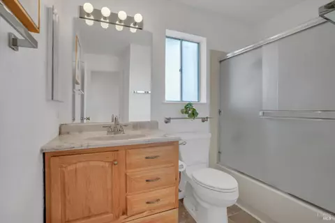 Bath - 4497 Wildberry Ct, Concord, CA 94521 photo 2 of 4
