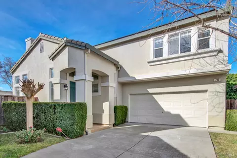 702 Racoon Ct, Fairfield, CA 94533