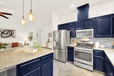 Kitchen - 4758 Antelope Cir, Fairfield, CA 94534 photo 4 of 10