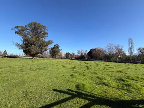 225 Millbrae Ave, Santa Rosa, CA 95407