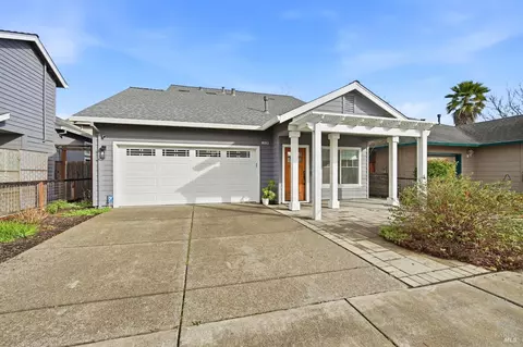 1430 Twilight Way, Santa Rosa, CA 95409