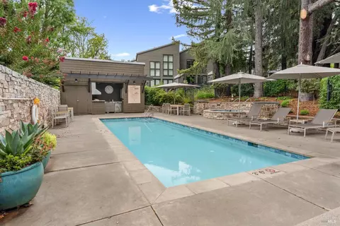 532 Grove St, Healdsburg, CA 95448