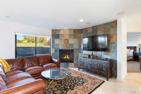 Living - 300 Sanderling Ct, Bodega Bay, CA 94923 photo 3 of 6