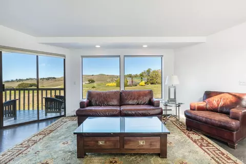 Living - 300 Sanderling Ct, Bodega Bay, CA 94923 photo 6 of 6