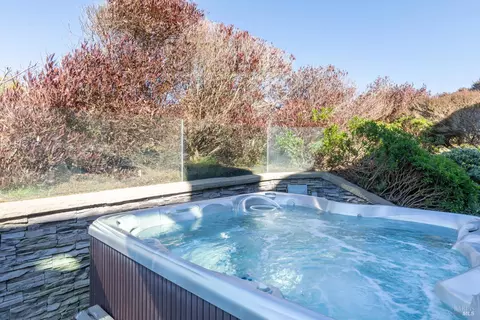 Exterior - 300 Sanderling Ct, Bodega Bay, CA 94923 photo 4 of 10