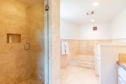 Bath - 300 Sanderling Ct, Bodega Bay, CA 94923 photo 6 of 9