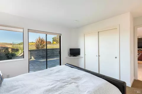 Bedroom - 300 Sanderling Ct, Bodega Bay, CA 94923 photo 5 of 5