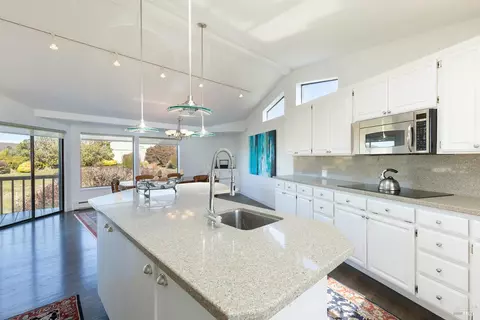 Kitchen - 300 Sanderling Ct, Bodega Bay, CA 94923 photo 3 of 3