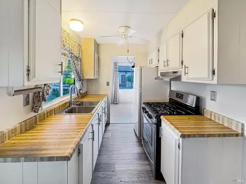 700 E Gobbi St #73, Ukiah, CA 95482 photo 2