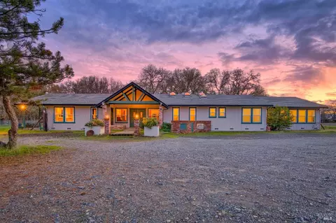 4962 Gaddy Ln, Kelseyville, CA 95451